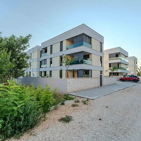 Lana- Luxury アパート