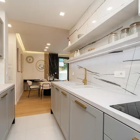 Lana- Luxury アパート ザダル