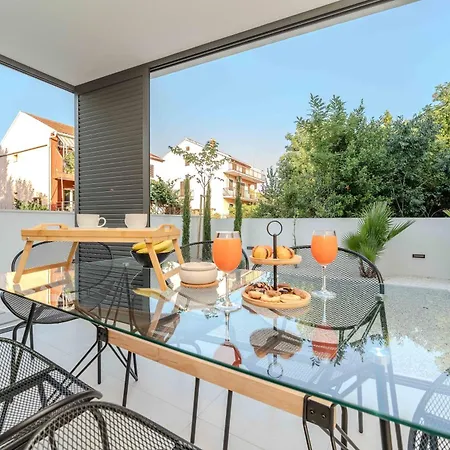 Lana- Luxury * ザダル