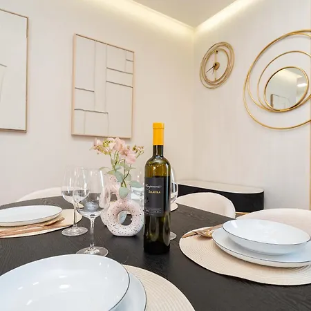 Lana- Luxury アパート