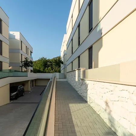 Lana- Luxury ザダル