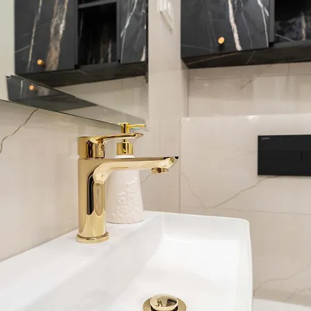 Lana- Luxury アパート