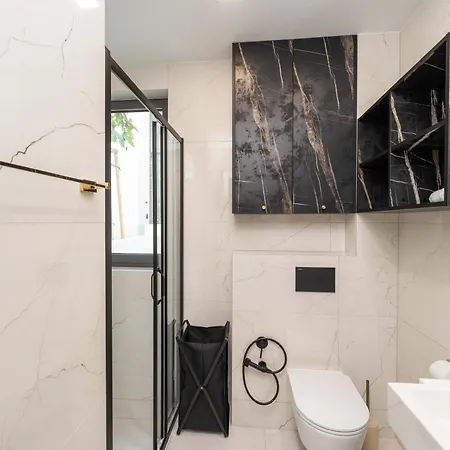 Lana- Luxury ザダル