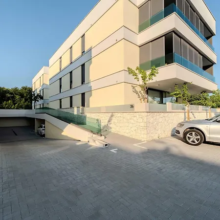 Lana- Luxury * ザダル