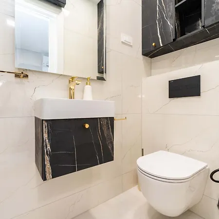 Lana- Luxury * ザダル