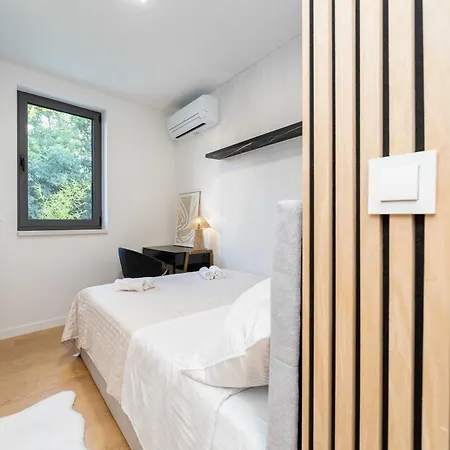 Lana- Luxury アパート